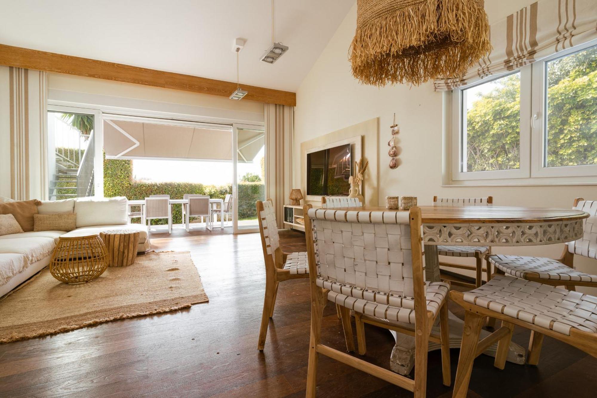 Madrugada, Beachside In Costabella * Marbella